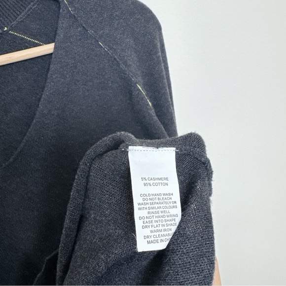 ZAKET & PLOVER Womens Small Vneck Heart Cashmere Gray Sweater CN - Picture 12 of 15